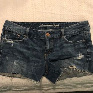 american eagle shorts // jean shorts // size 14